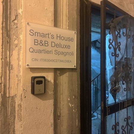 Smart'S House Deluxe Quartieri Spagnoli Неаполь Екстер'єр фото