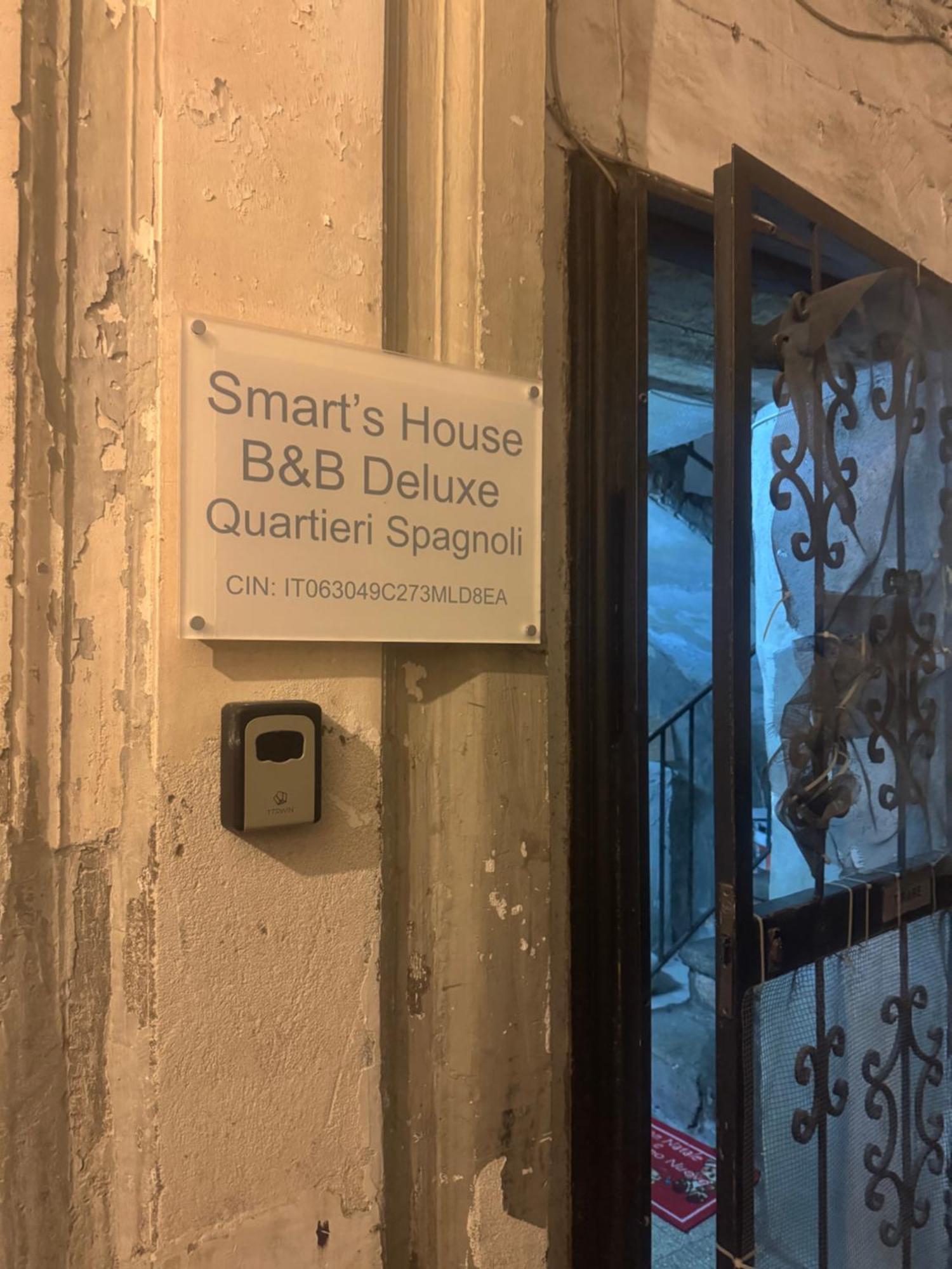 Smart'S House Deluxe Quartieri Spagnoli Неаполь Екстер'єр фото